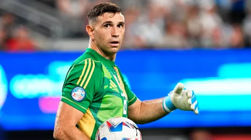 Emiliano Martínez no juega en Venezuela vs. Argentina
