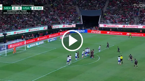 Raúl Jiménez convirtió un golazo con México ante Estados Unidos