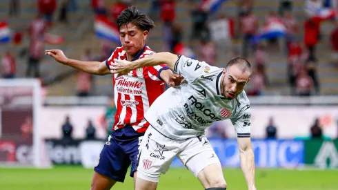 Necaxa le podría arrebatar un DT que tiene en mente Chivas
