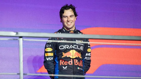 Checo Pérez tiene contrato con Red Bull hasta 2026
