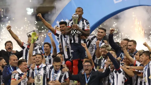 Un ídolo de Rayados podría dirigir en el futbol de Argentina 
