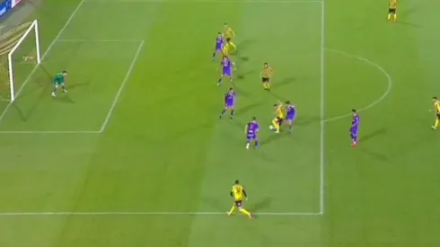 Leonardo Fernández sigue marcando golazo para Peñarol y festeja Toluca