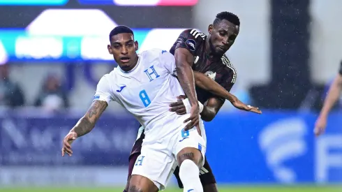 RECORD DATE NOT STATED IV CONCACAF NATIONS LEAGUE 2024-2025 Honduras 2-0 Mexico Joseph Rosales L of Honduras fights for the ball with Julian Quinones R of Mexico during the Quarterfinals first leg match between Honduras and Mexican national team, Nationalteam Mexico as part of the Concacaf Nations League 2024-2025 at Francisco Morazan Stadium on November 15, 2024 in San Pedro Sula, Honduras. SAN PEDRO SULA HONDURAS HONDURAS PUBLICATIONxNOTxINxMEXxCHNxRUS Copyright: xAdrianxMaciasx 20241115225638_CNL_CFI_HON_MEX_ROSALES205
