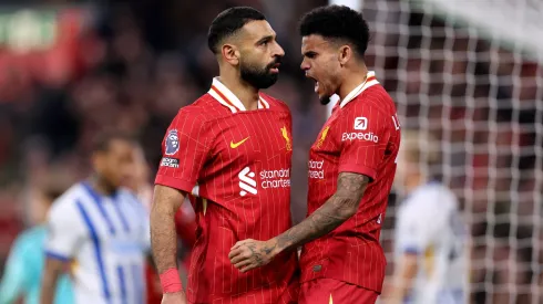 Los jugadores de Liverpool van por una nueva victoria.