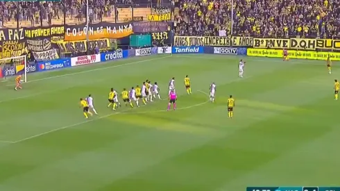 Leo Fernández marcó un golazo de tiro libre y le da el título a Peñarol