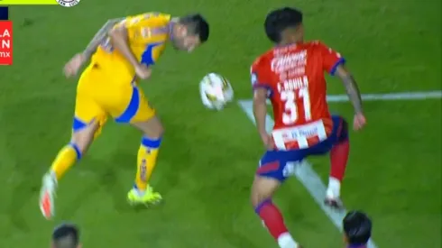 Tigres reclama un penal en el partido ante Atlético San Luis por la Liguilla