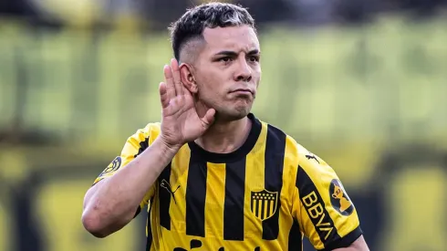 Leo Fernández pisa fuerte en Sudamérica con una distinción de Conmebol mientras define su futuro