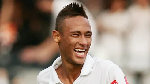 Neymar regresa al Santos, el club del que surgió como futbolista.