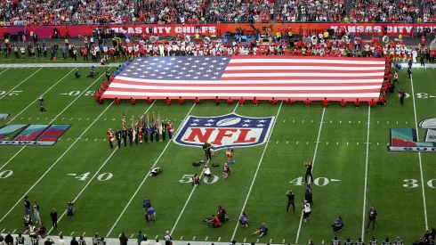 El momento del himno de los Estados Unidos en el Super Bowll
