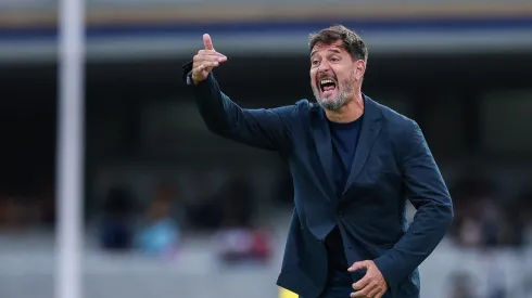 Gustavo Lema podría ser despedido de Pumas.