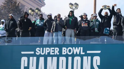 Jugadores de Philadelphia Eagles en el desfile del Super Bowl