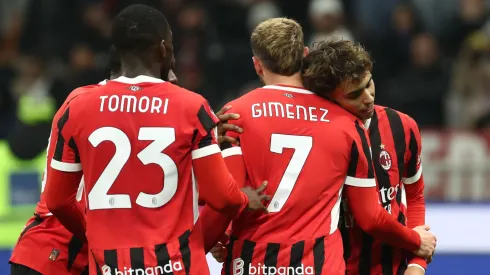 ¿Baja para Santi Giménez?