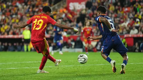 Lamine Yamal le marcó un golazo a Países Bajos en tiempo extra