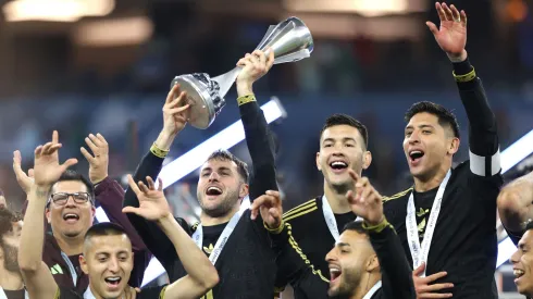 Santiago Giménez campeón con México