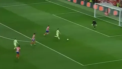 El error en la defensa de Atlético Madrid que le da la victoria de Barcelona