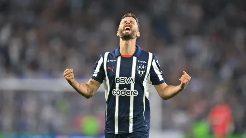 Sergio Canales atraviesa un gran momento futbolístico con los Rayados de Monterrey.