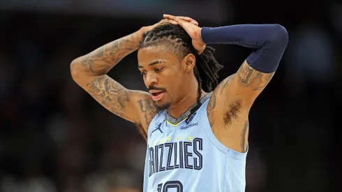 Ja Morant se toma la cabeza en un partido con los Memphis Grizzlies