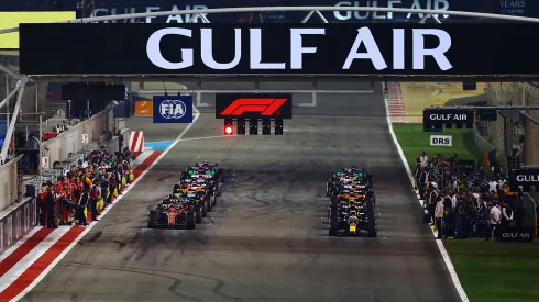 Coches formados en la parrilla del Circuito de Bahréin