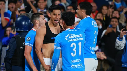 Los jugadores de Cruz Azul, por una alegría.