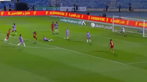 Julián Quiñones sigue brillando en Arabia Saudita y marcó un doblete en la goleada de su equipo