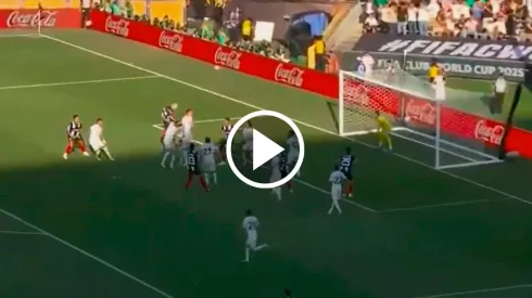 Sergio Ramos ganó de cabeza y anotó el primero del juego.