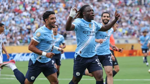 Jérémy Dokú celebra su gol contra Juventus