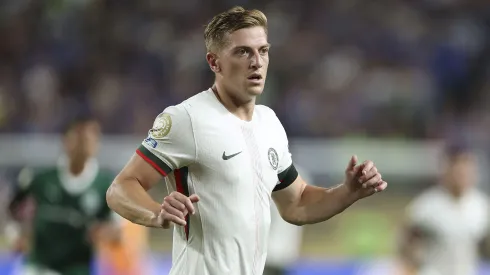 Liam Delap no juega con Chelsea ante Fluminense