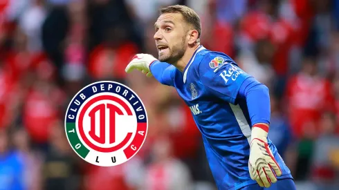 Pau López, cerca de resolver su salida de Toluca.