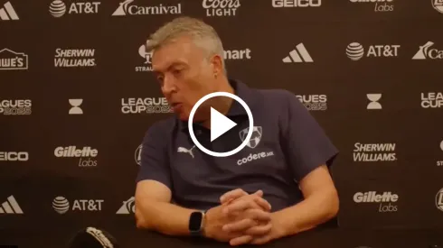 Domenec Torrent cruzó a un reportero tras la derrota.