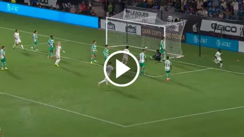 Santos no duró ni un minuto: LA Galaxy anotó el primero.