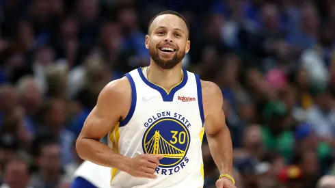 Stephen Curry sonríe en Golden State Warriors