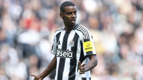 Alexander Isak no juega con Newcastle ante Liverpool