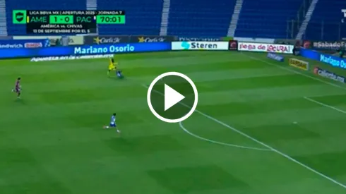 Allan Saint-Maximin se divierte en el América.