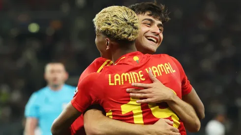 Yamal, a puro festejo en la previa de Turquía vs España.