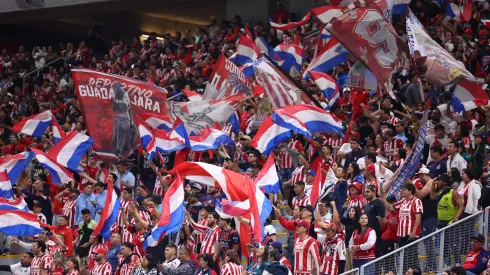 La afición de Chivas expresó su enojo tras la humillante derrota de local ante Toluca