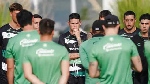 Reunión entre Ignacio Ambriz y James Rodríguez en León