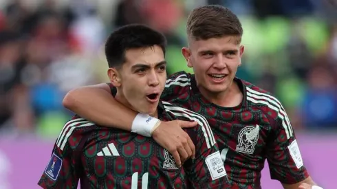 Gilberto Mora festejando el gol que clasifica a México en el Mundial Sub 20