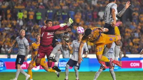 En el Tigres vs Cruz Azul los celestes pierden a un jugador