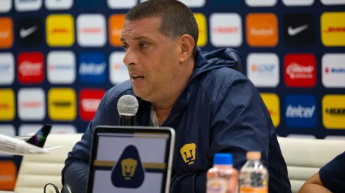 Marcelo Frigério en conferencia de prensa con Pumas Femenil