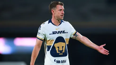 Aaron Ramsey no será parte del duelo de los Universitarios ante los Albiazules por la Primera División de México
