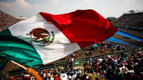 Bandera de México en el Autódromo Hermanos Rodríguez