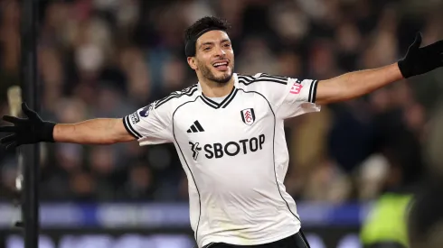 Raúl Jiménez se mete en las páginas doradas del futbol de Inglaterra
