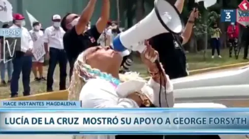 Lucía de la Cruz es una cantante reconocida de música criolla.