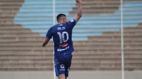 ¡Míralo, Gareca! Jean Deza anotó un espectacular golazo de tiro libre