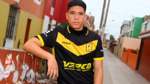 ¿Yuriel Celi a la Championship? En Inglaterra preguntaron por el volante de la Academia Cantolao