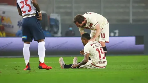 Les persigue la desgracia: Alberto Quintero no estará disponible en Universitario por un desgarro