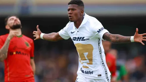 Corozo marcó espectacular golazo para el triunfo de Pumas UNAM y lo celebró bailando