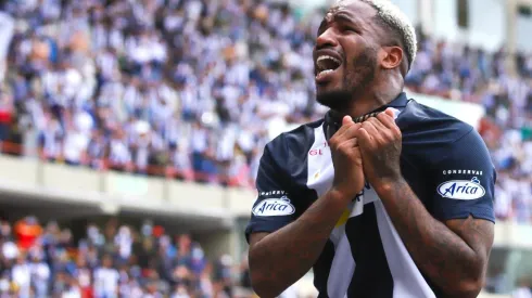 Así se gestó la andada de Farfán en hombros de Barcos tras título de Alianza