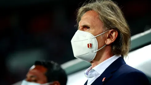 Ricardo Gareca durante un cotejo de Perú. (Foto: Getty Images)
