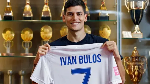 Iván Bulos posando con la número 7. (Foto: Instagram)
